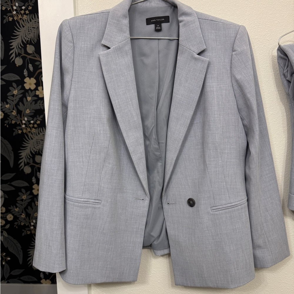 Ann Taylor The Petite Fitted Double Breasted Blazer in Bi-Stretch